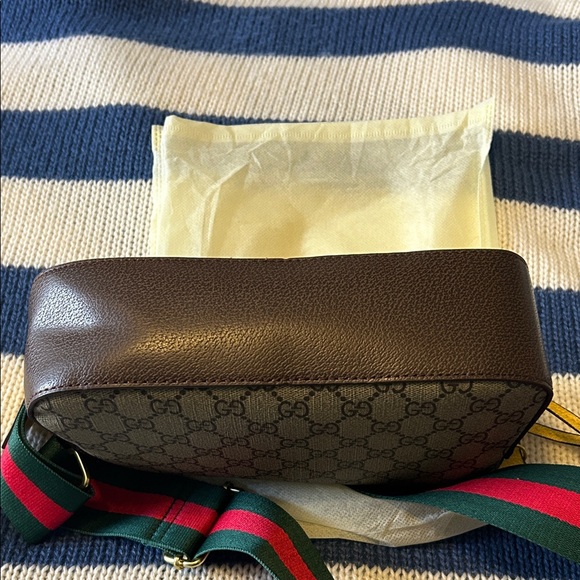 Beige and Yellow Shoulder Bag with Green and Red Strap - Picture 7 of 8